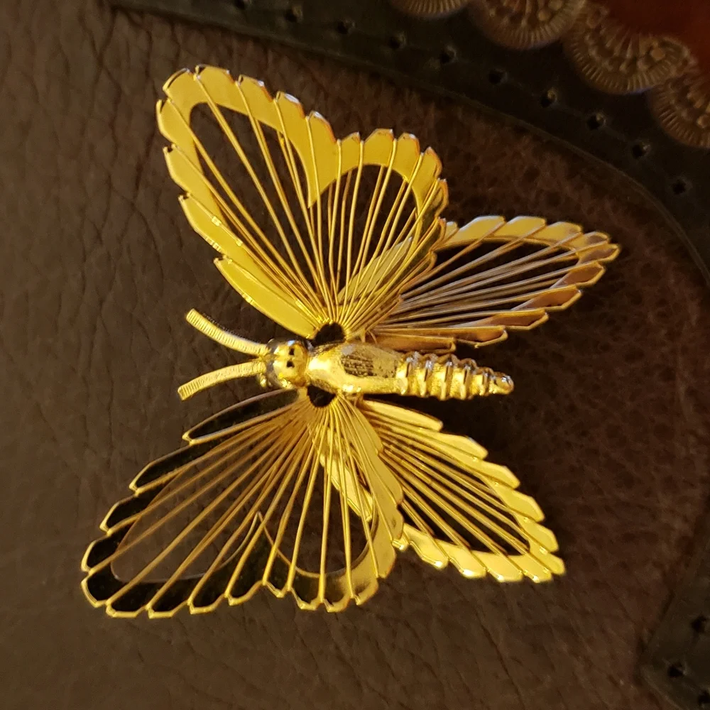 ⭐ VINTAGE | '60s Monet Butterfly Brooch - Spinerette Collection - Picture 5 of 16
